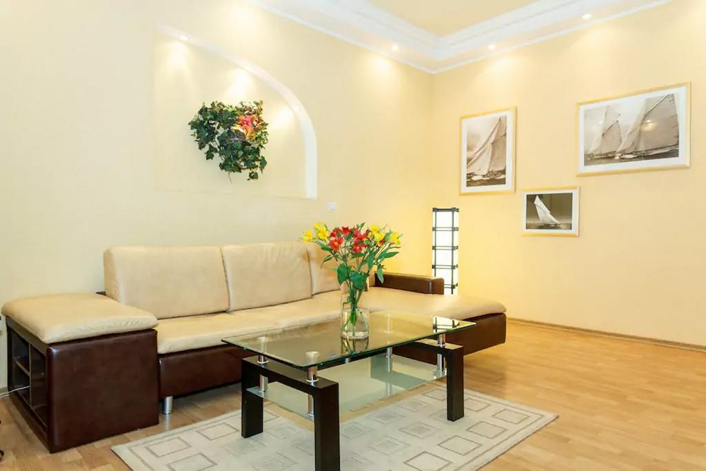 Apartment On Soborniy 177 Zaporizhia Exterior photo