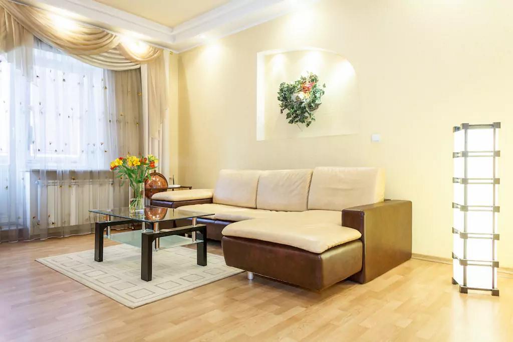 Apartment On Soborniy 177 Zaporizhia Exterior photo